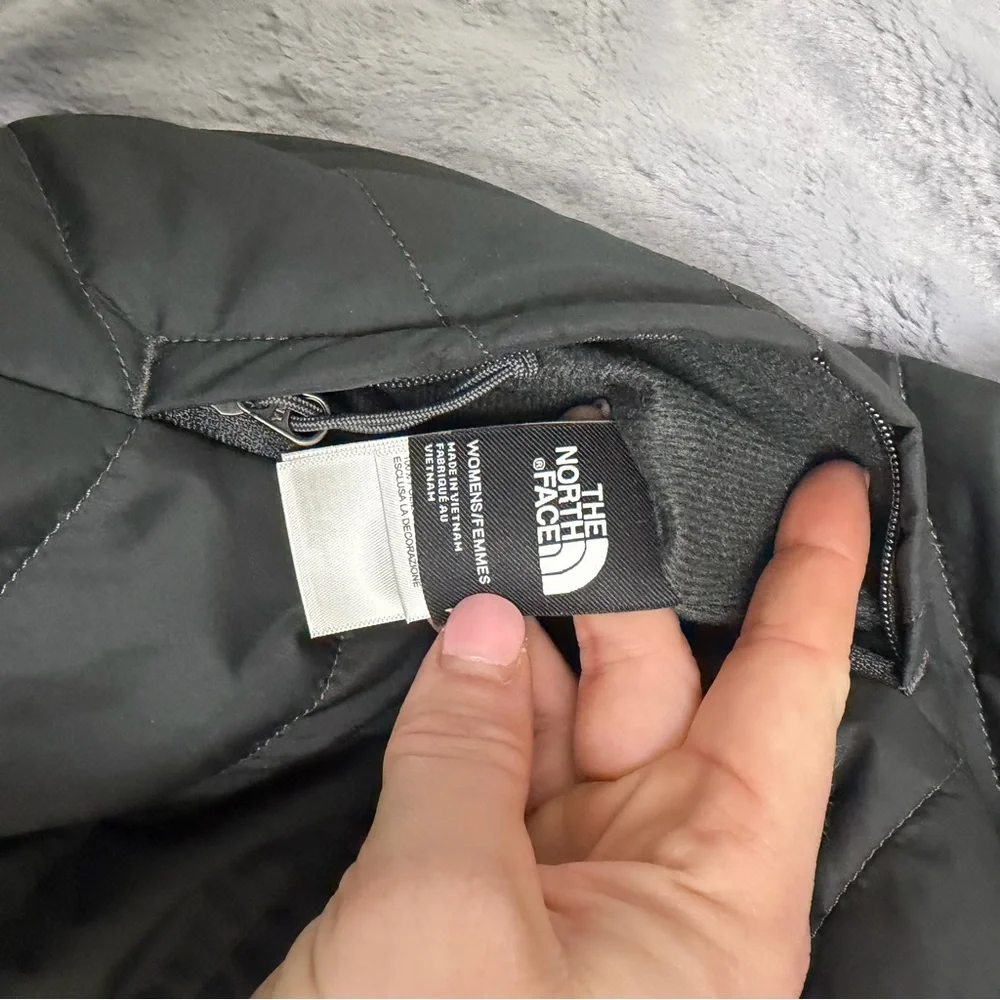 The North Face Women’s Gray Quilted Reversible Vest-size Small *NEW w/o tags*